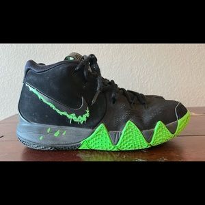 Kyrie 4 Halloween. Big boy size 6.5. Good used condition